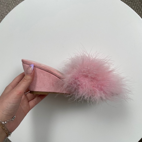 Malvados Shoes - Pink Feather Wedges